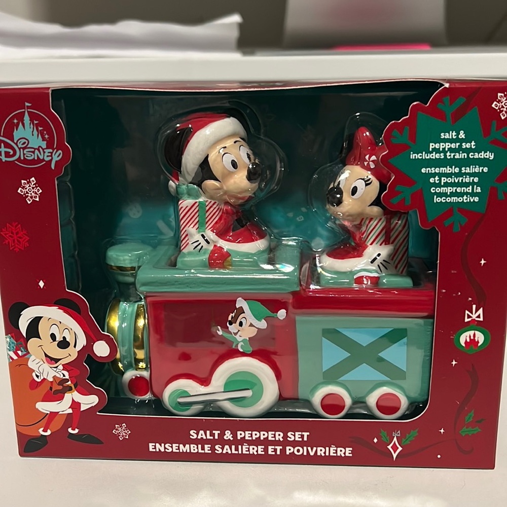 Disney Salt and Pepper Christmas Set